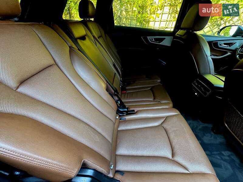 Внедорожник / Кроссовер Audi Q7 2016 в Хмельницком