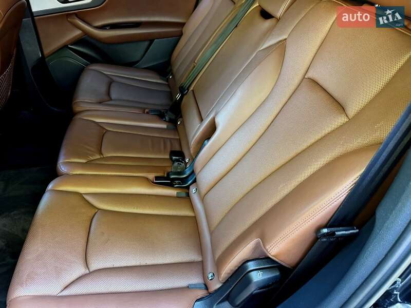 Внедорожник / Кроссовер Audi Q7 2016 в Хмельницком
