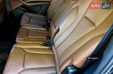 Внедорожник / Кроссовер Audi Q7 2016 в 