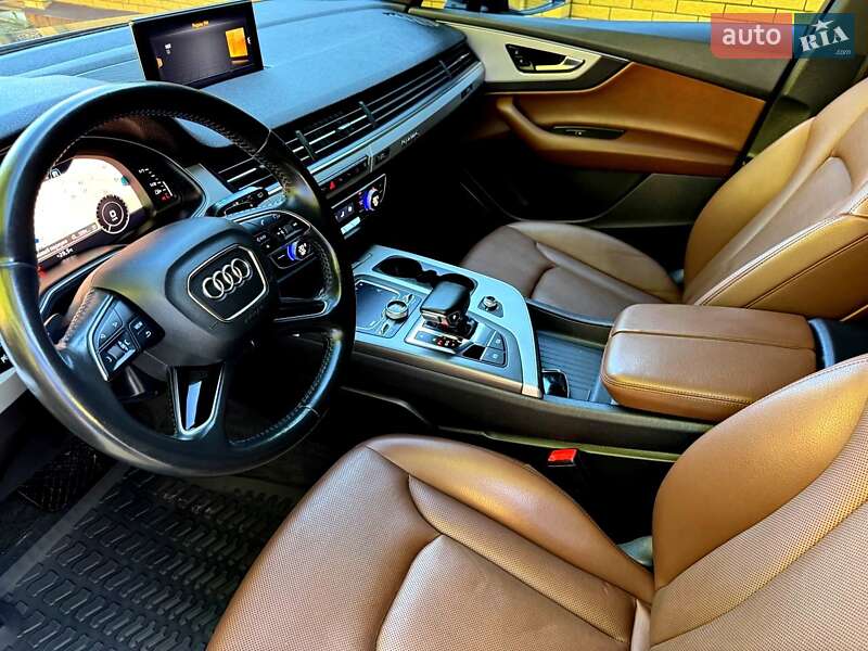 Внедорожник / Кроссовер Audi Q7 2016 в Хмельницком