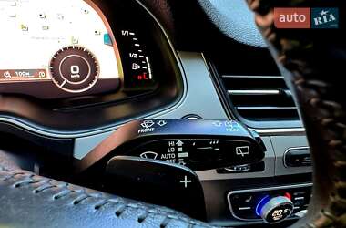 Внедорожник / Кроссовер Audi Q7 2016 в 