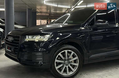 Позашляховик / Кросовер Audi Q7 2016 в 