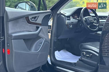 Внедорожник / Кроссовер Audi Q7 2015 в 