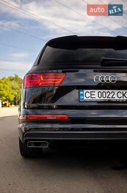 Внедорожник / Кроссовер Audi Q7 2016 в 
