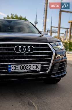 Внедорожник / Кроссовер Audi Q7 2016 в 