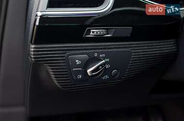 Внедорожник / Кроссовер Audi Q7 2016 в 