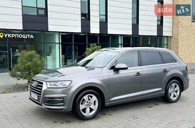 Внедорожник / Кроссовер Audi Q7 2015 в 