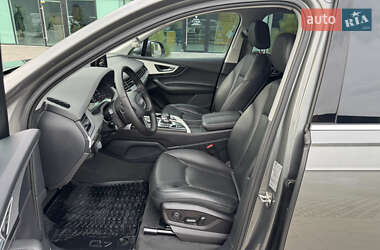 Внедорожник / Кроссовер Audi Q7 2015 в 