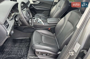 Внедорожник / Кроссовер Audi Q7 2015 в 