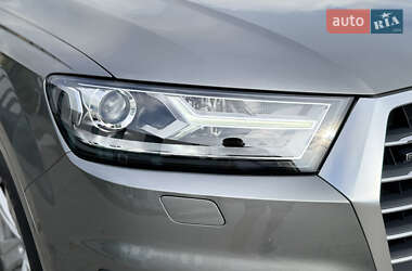 Внедорожник / Кроссовер Audi Q7 2015 в 