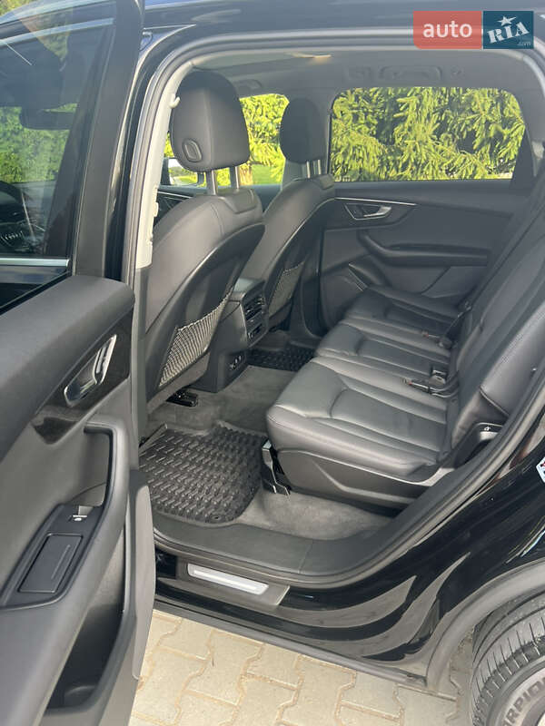 Позашляховик / Кросовер Audi Q7 2020 в Івано-Франківську