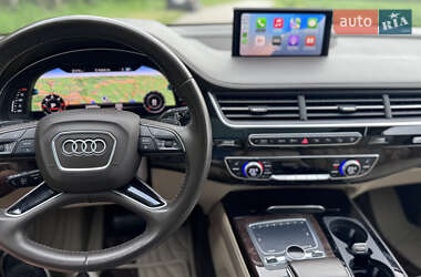 Внедорожник / Кроссовер Audi Q7 2017 в 