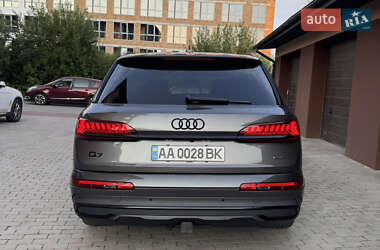 Внедорожник / Кроссовер Audi Q7 2020 в 