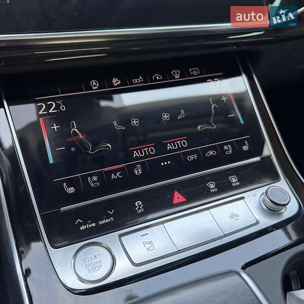 Позашляховик / Кросовер Audi Q7 2020 в Рівному