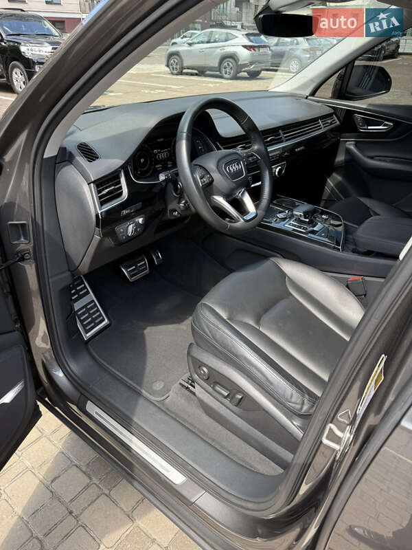Внедорожник / Кроссовер Audi Q7 2018 в Киеве