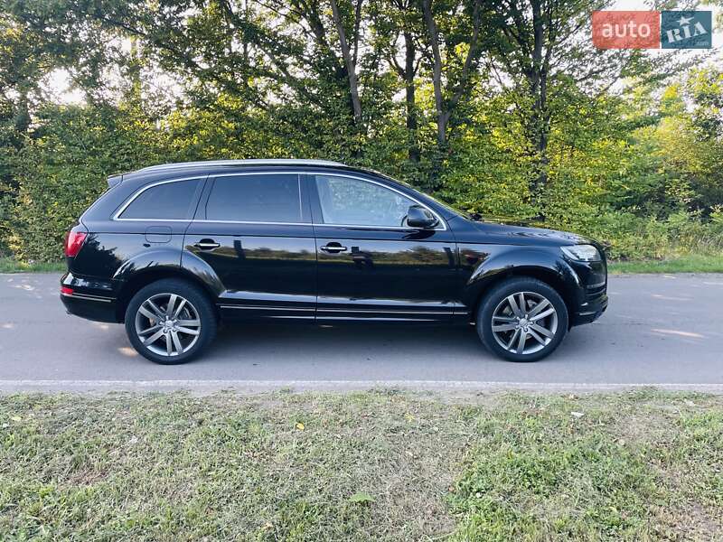 Внедорожник / Кроссовер Audi Q7 2013 в Ужгороде