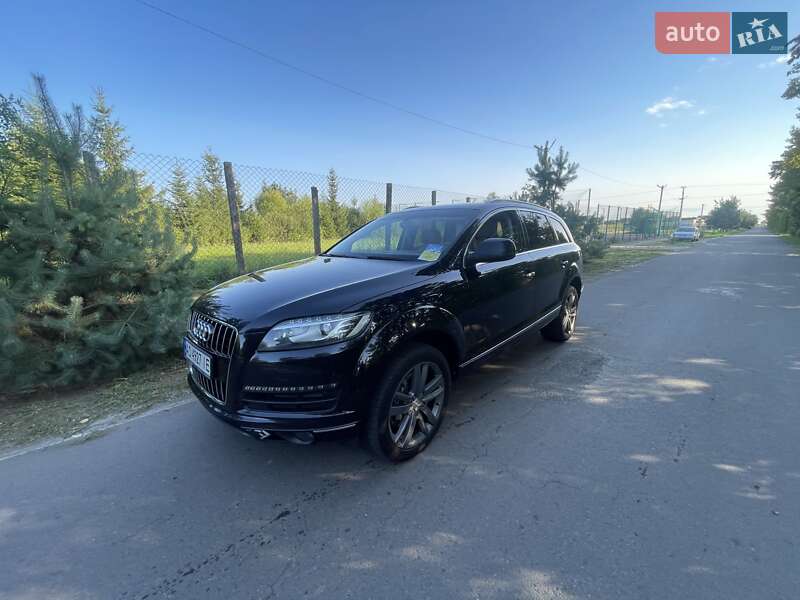 Внедорожник / Кроссовер Audi Q7 2013 в Ужгороде