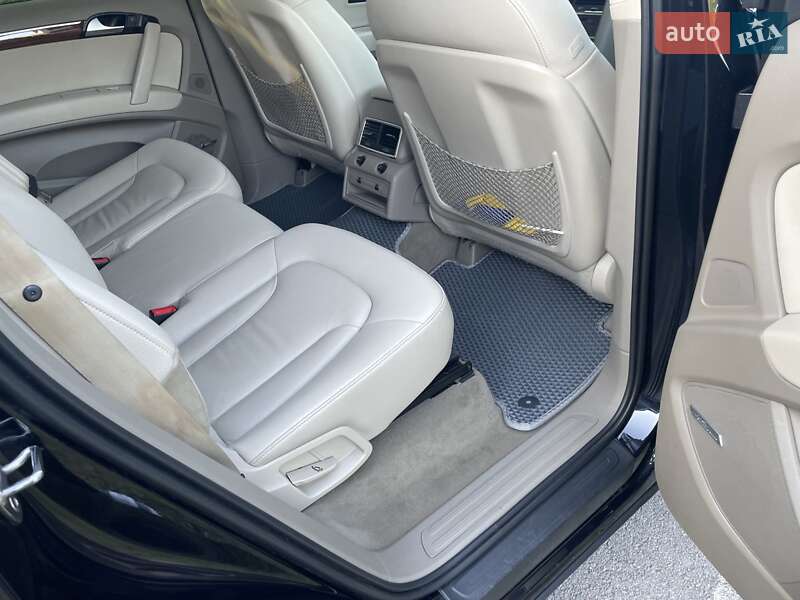 Внедорожник / Кроссовер Audi Q7 2013 в Ужгороде