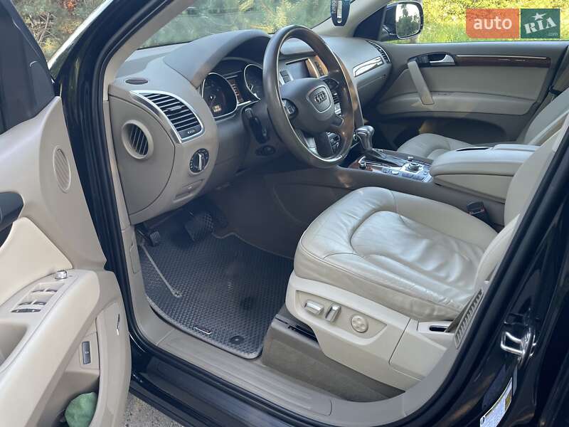 Внедорожник / Кроссовер Audi Q7 2013 в Ужгороде