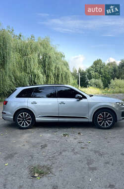 Внедорожник / Кроссовер Audi Q7 2017 в 