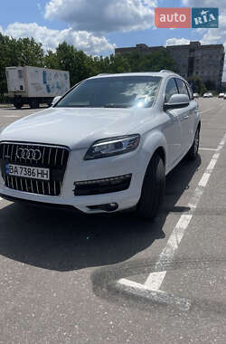 Внедорожник / Кроссовер Audi Q7 2014 в 