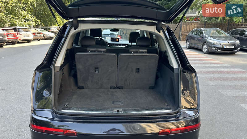 Позашляховик / Кросовер Audi Q7 2017 в Одесі