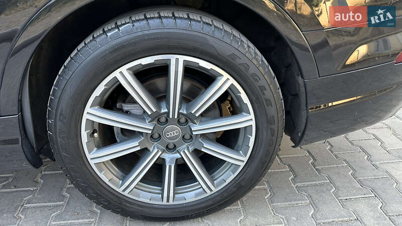 Позашляховик / Кросовер Audi Q7 2017 в Одесі