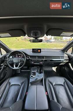 Внедорожник / Кроссовер Audi Q7 2016 в 