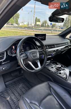 Внедорожник / Кроссовер Audi Q7 2016 в 