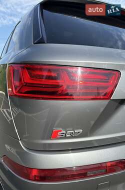 Внедорожник / Кроссовер Audi Q7 2016 в 