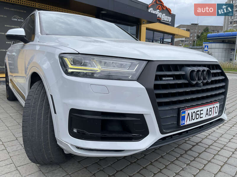 Позашляховик / Кросовер Audi Q7 2016 в Львові