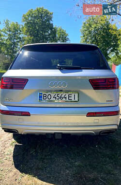 Внедорожник / Кроссовер Audi Q7 2017 в 