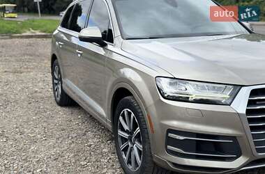 Внедорожник / Кроссовер Audi Q7 2016 в 