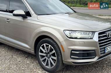 Внедорожник / Кроссовер Audi Q7 2016 в 