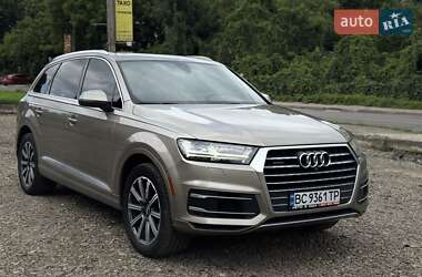 Внедорожник / Кроссовер Audi Q7 2016 в 