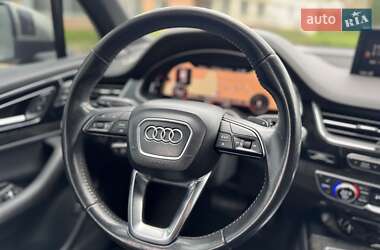 Внедорожник / Кроссовер Audi Q7 2016 в 