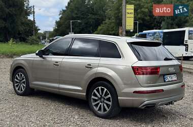 Внедорожник / Кроссовер Audi Q7 2016 в 