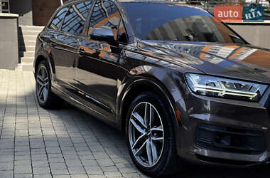 Внедорожник / Кроссовер Audi Q7 2018 в 