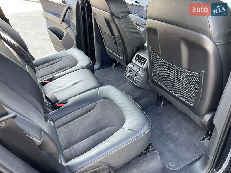Внедорожник / Кроссовер Audi Q7 2014 в Черновцах