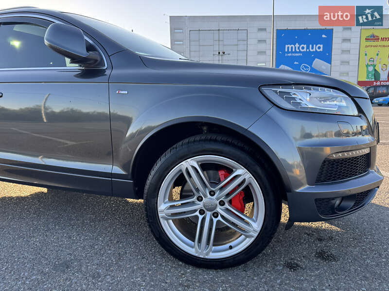 Внедорожник / Кроссовер Audi Q7 2010 в Черновцах