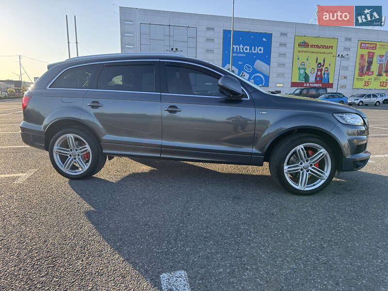 Внедорожник / Кроссовер Audi Q7 2010 в Черновцах