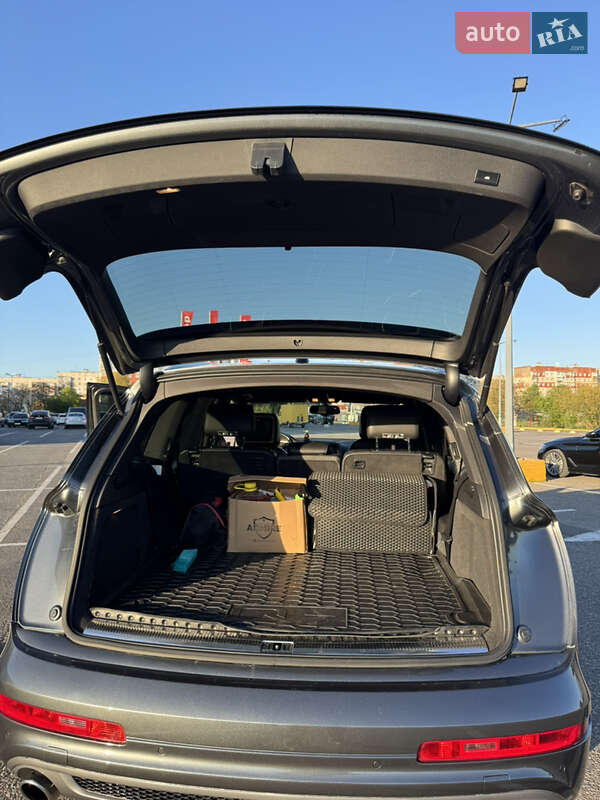 Внедорожник / Кроссовер Audi Q7 2010 в Черновцах