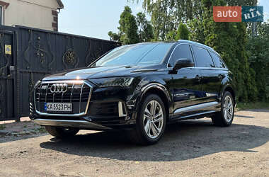 Внедорожник / Кроссовер Audi Q7 2021 в 