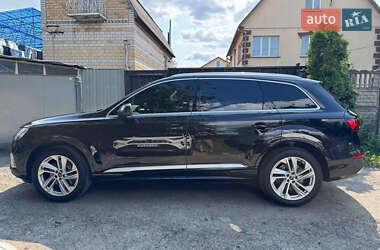 Внедорожник / Кроссовер Audi Q7 2021 в 