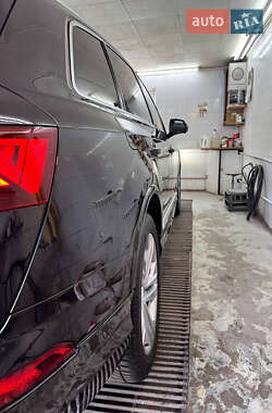 Внедорожник / Кроссовер Audi Q7 2021 в 