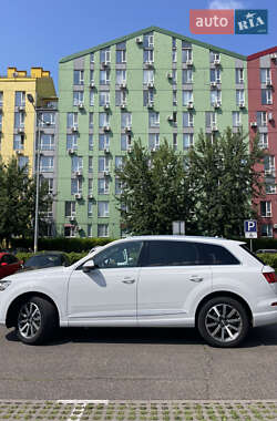 Внедорожник / Кроссовер Audi Q7 2016 в 