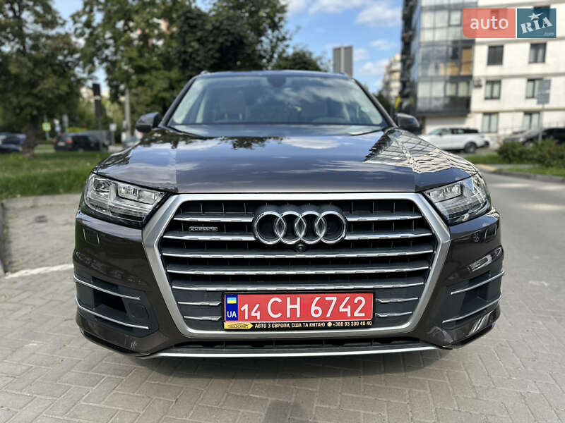 Внедорожник / Кроссовер Audi Q7 2019 в 