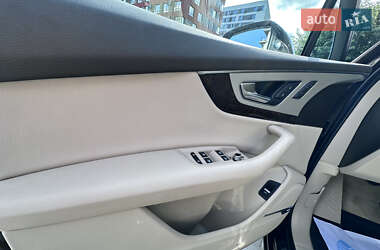 Внедорожник / Кроссовер Audi Q7 2019 в 