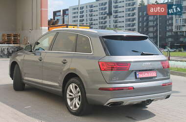 Позашляховик / Кросовер Audi Q7 2017 в 