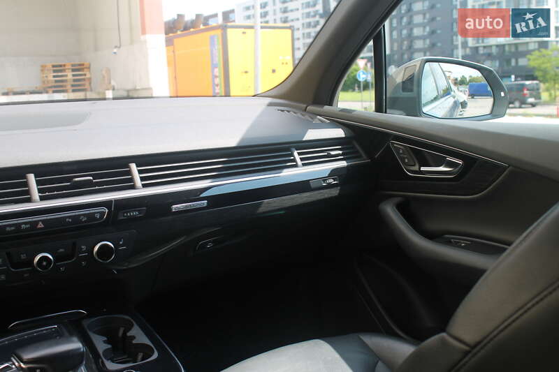 Внедорожник / Кроссовер Audi Q7 2017 в Львове